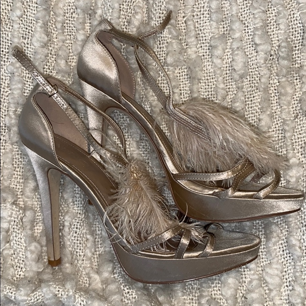 Aldo champagne colored satin heels with feathers - Picture 3 of 8
